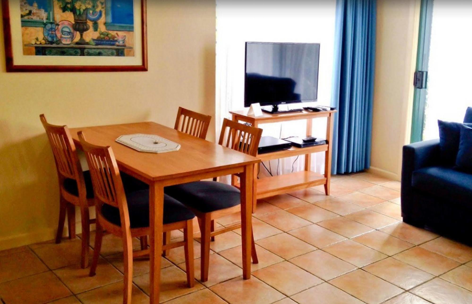 Oxley Cove Holiday Apartment พอร์ตแมคควอรี ภายนอก รูปภาพ