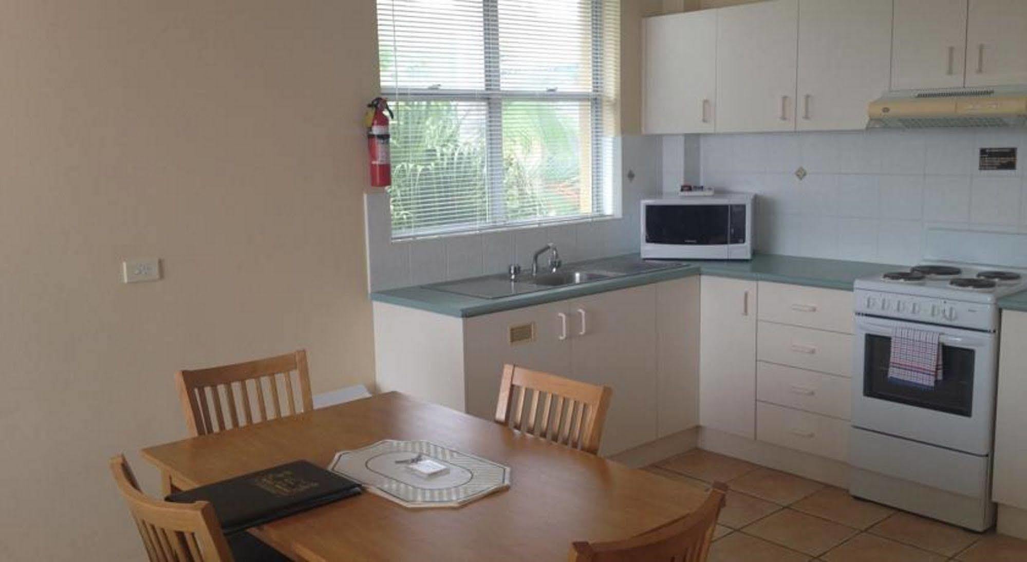 Oxley Cove Holiday Apartment พอร์ตแมคควอรี ภายนอก รูปภาพ